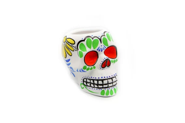 Adorno de ceramica, chulucanas calavera con flor amarilla - 14x16 cm